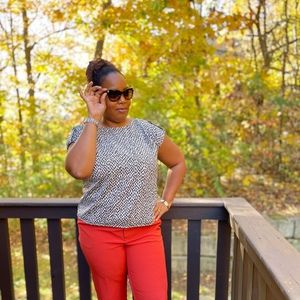 Meet your Posher, Aisha